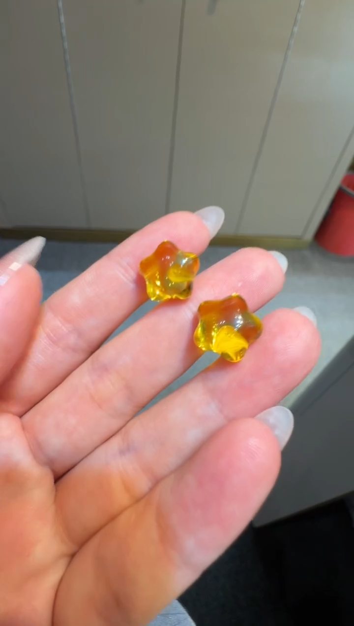 【闪购商品】琥珀珠宝奇石18K金镶嵌迷你小星星m码 耳钉