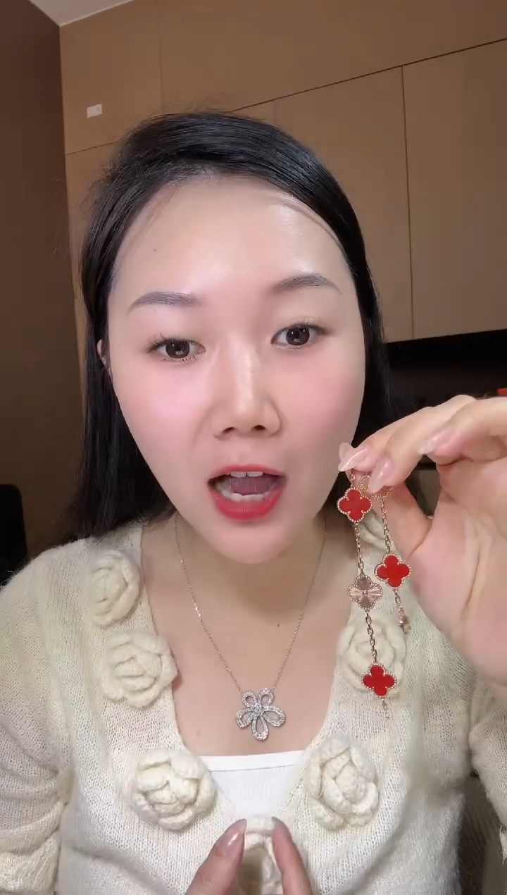 【闪购商品】玛瑙/玉髓手链18K金镶嵌红花镭射手链GHJ