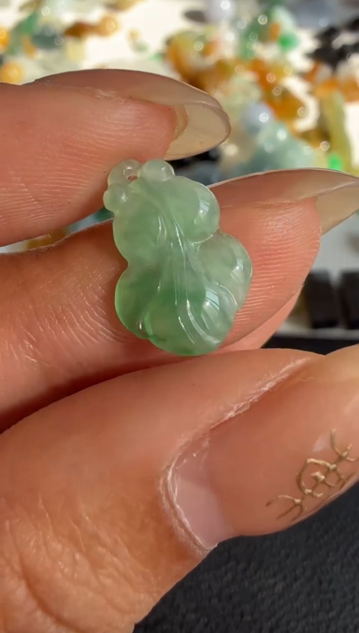 未镶嵌定制翡翠15.3*10.4*2.8/99+10