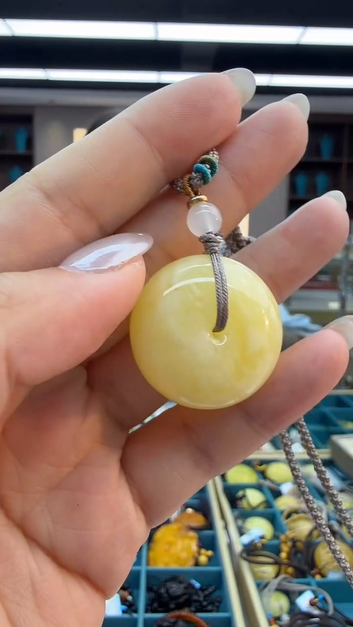琥珀颈饰未镶嵌103秒拍号 假一罚三 