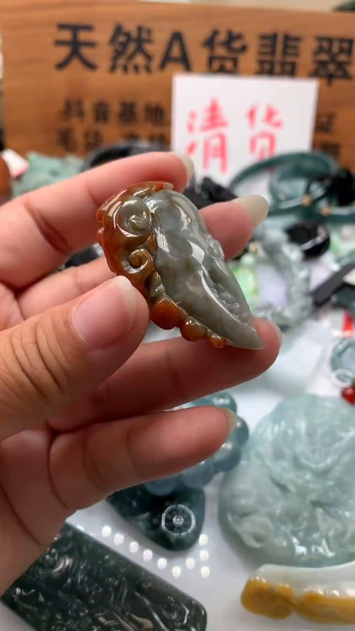 【闪购商品】翡翠颈饰未镶嵌保真天然A货翡翠