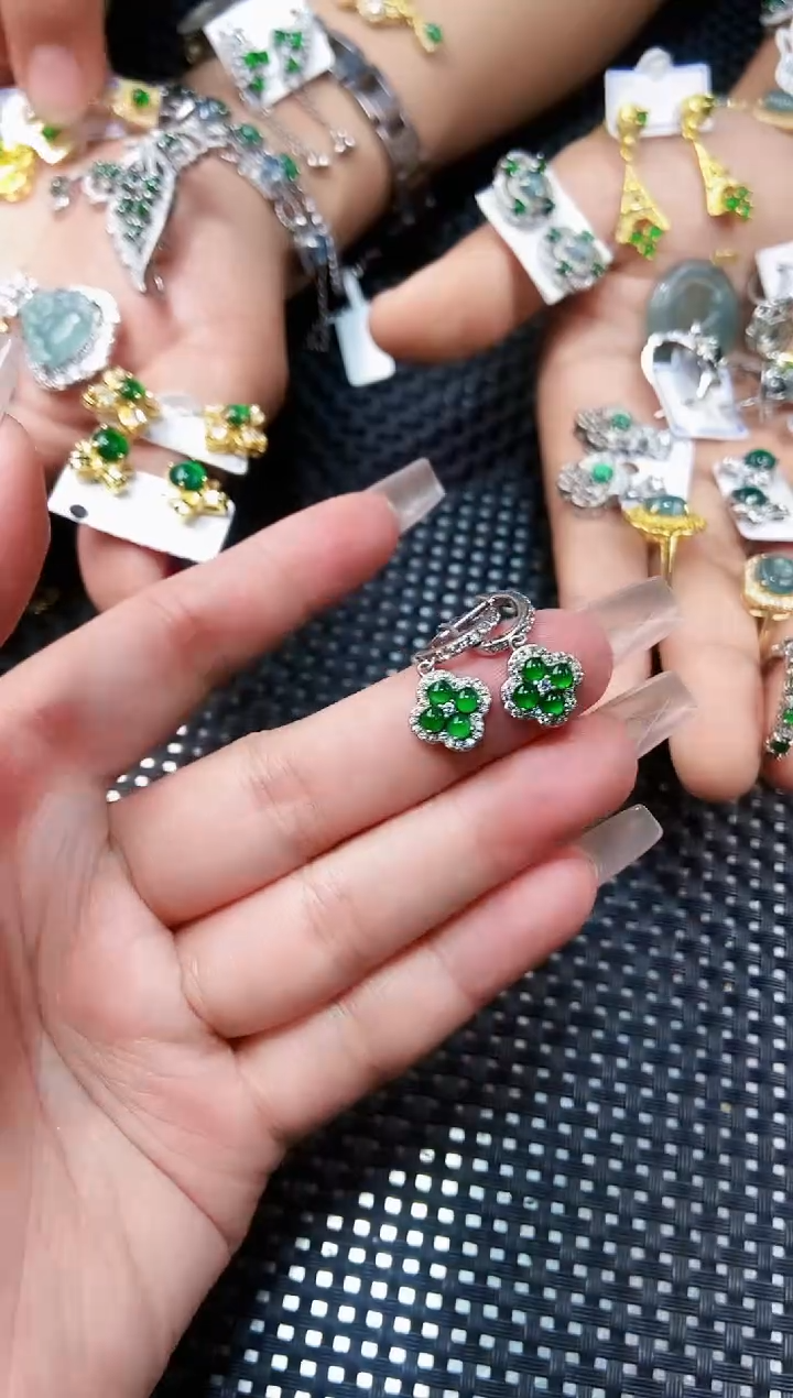 【闪购商品】翡翠耳饰未镶嵌111111111