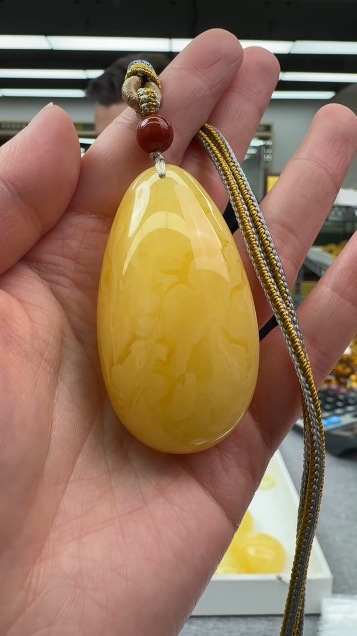 【闪购商品】琥珀颈饰未镶嵌514秒拍号