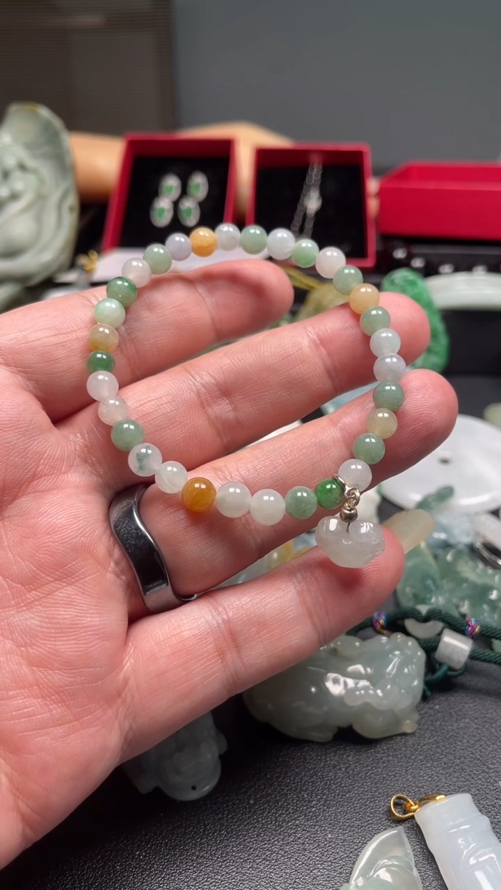 颈饰未镶嵌翡翠常*万天然缅甸翡翠A货