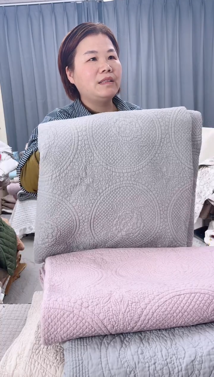 棉灰色花好月圆2.0纯棉床盖