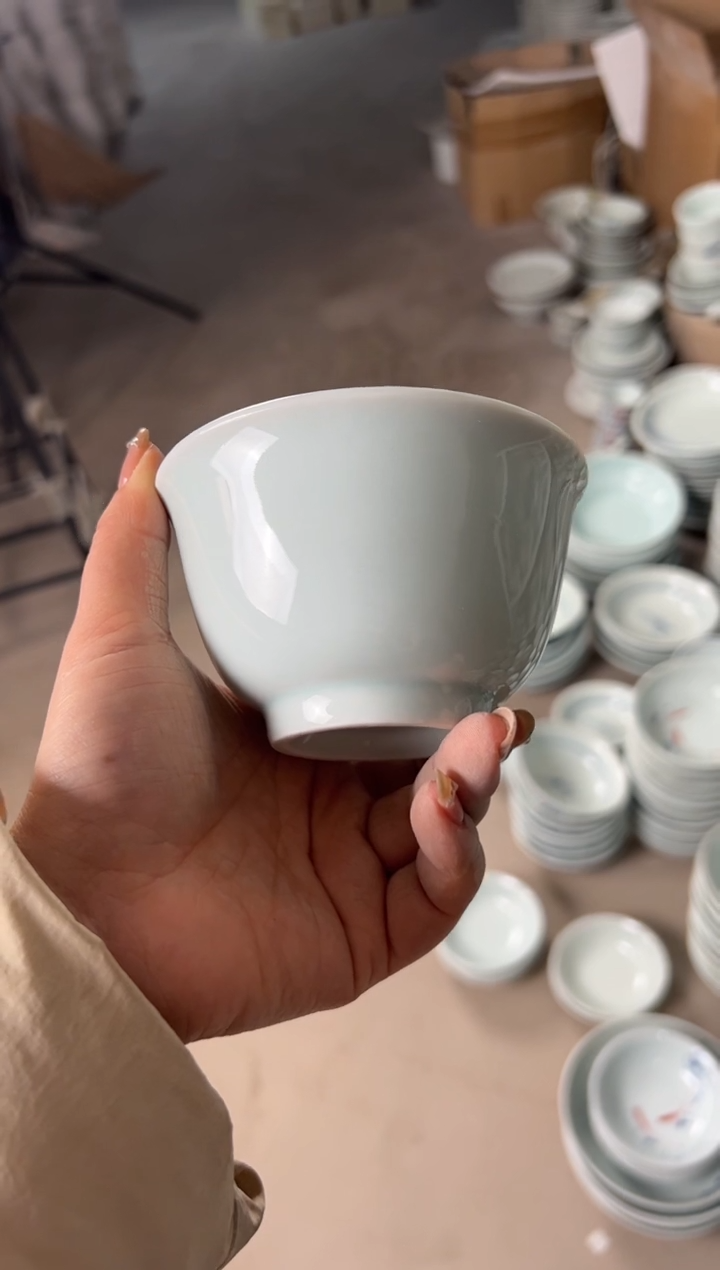 明舟中瑕福利影青4寸压手杯（单只装）