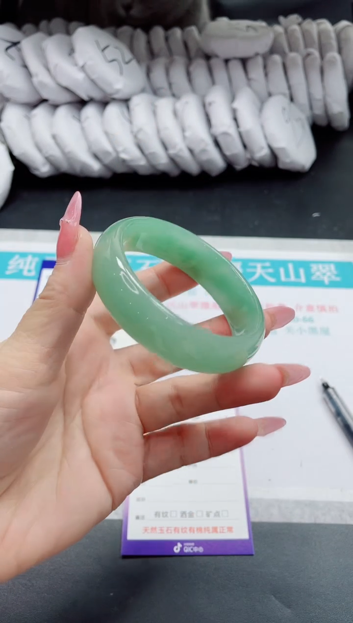 石英质玉未镶嵌手镯7