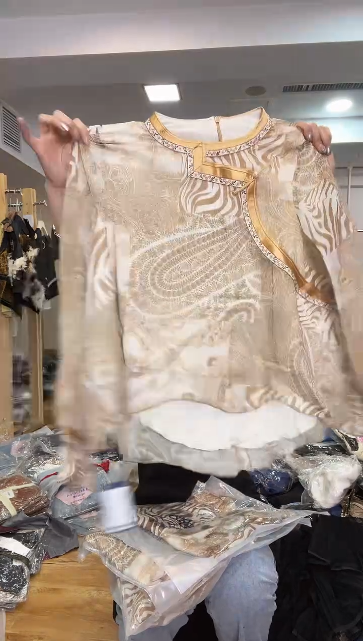 衬衣       XL码      120-130斤