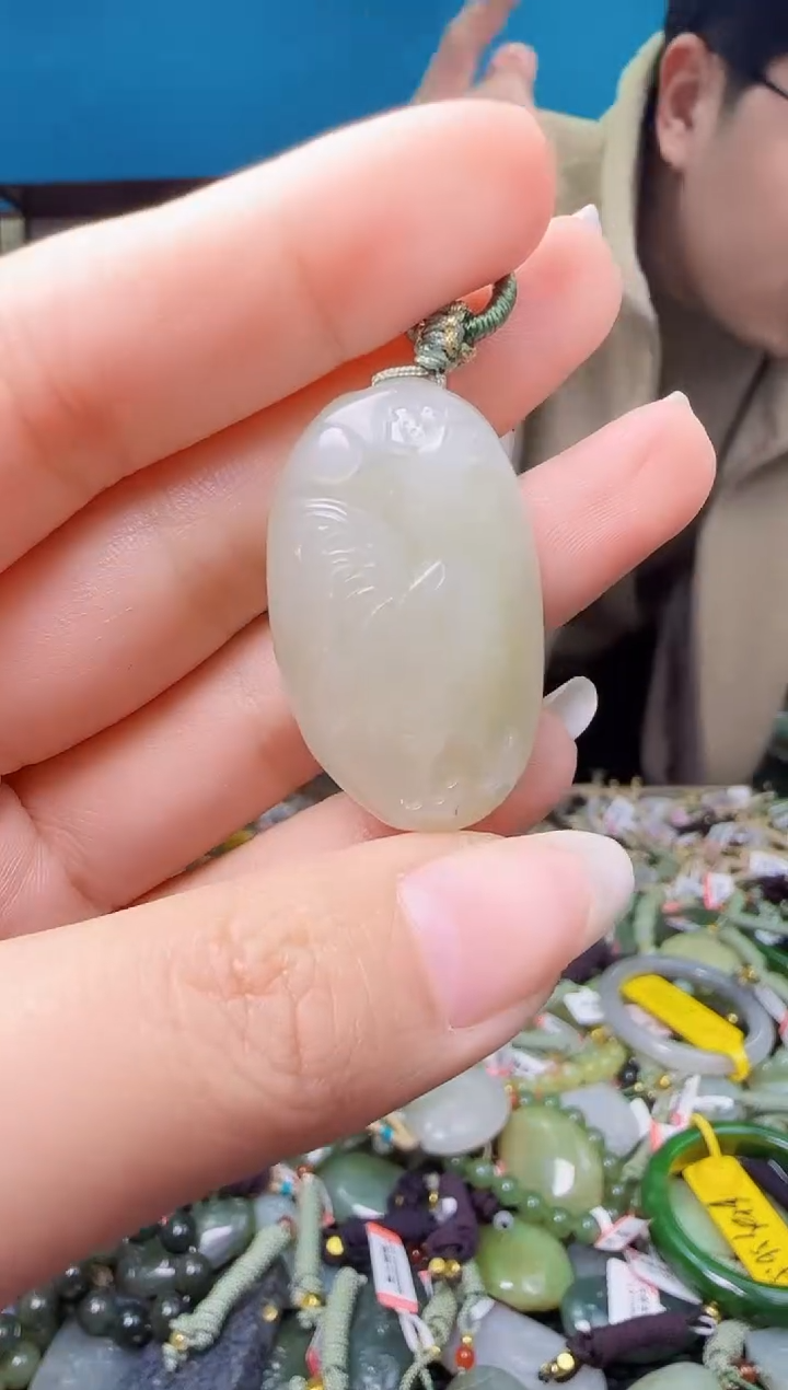 颈饰未镶嵌和田玉1