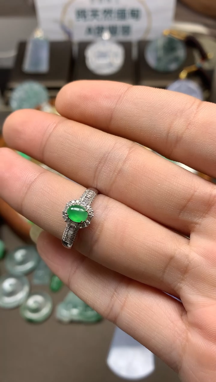 【闪购商品】翡翠吊坠(不含链)18K金镶嵌戒指