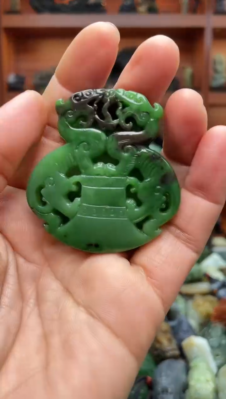 未镶嵌和田玉把件1