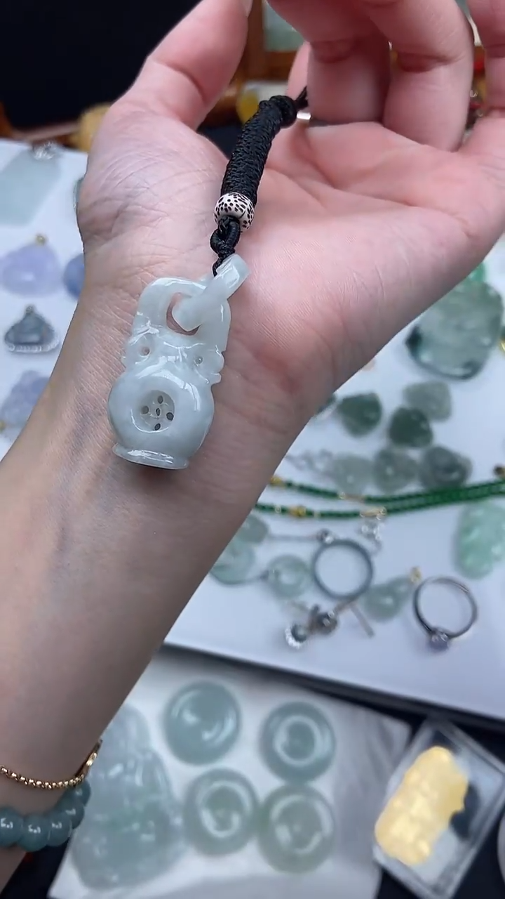 【闪购商品】翡翠颈饰未镶嵌天然翡翠A货-车挂