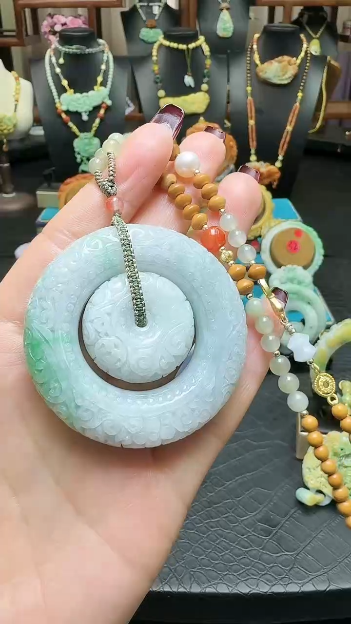 【闪购商品】翡翠颈饰未镶嵌子母扣