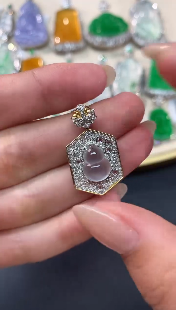 【闪购商品】翡翠吊坠(不含链)18K金镶嵌吊坠A235|9800