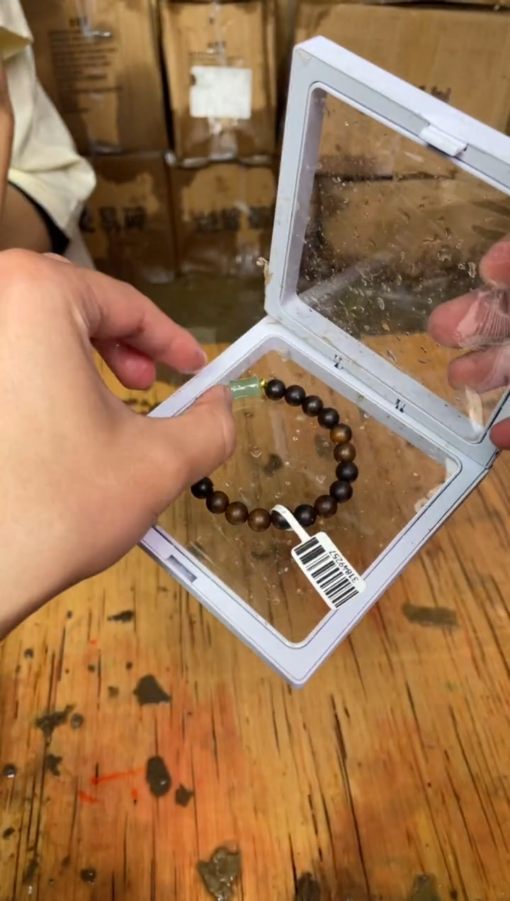 木质非金属捧月文创福利闪购商品无礼盒