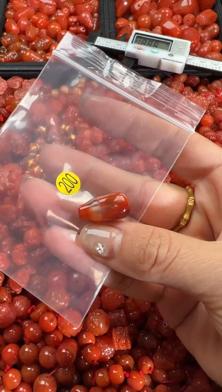 【闪购商品】南红玛瑙颈饰未镶嵌1