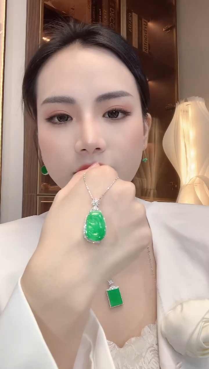 【闪购商品】翡翠18K金镶嵌吊坠(不含链)A25