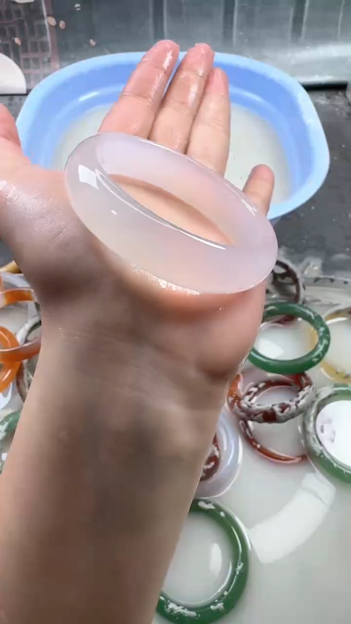 【闪购商品】石英质玉手镯未镶嵌88