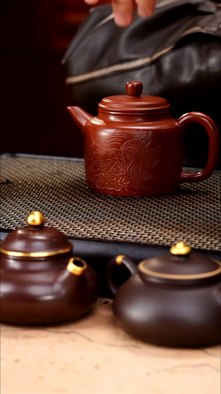 茶壶紫砂朱泥大红袍精工刻绘剑流高德钟160cc