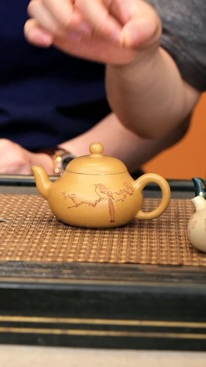 茶壶紫砂JXT21《雀枝·梨形》黄金段