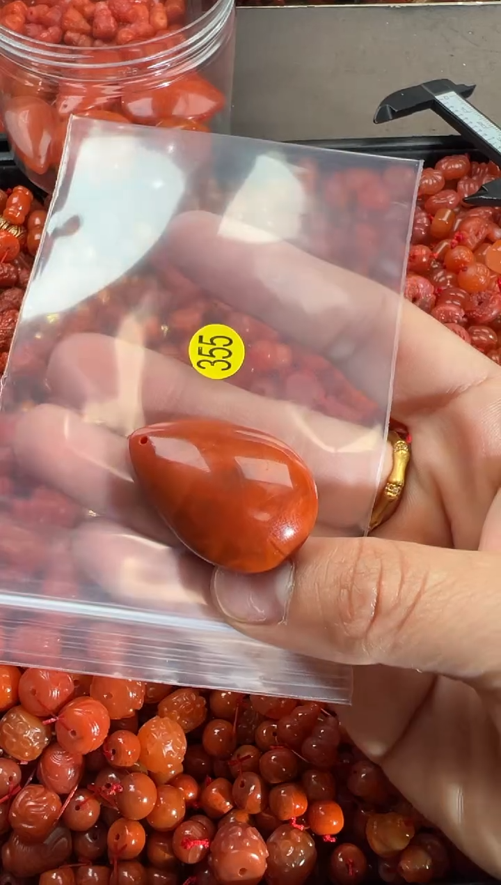 【闪购商品】南红玛瑙颈饰未镶嵌1