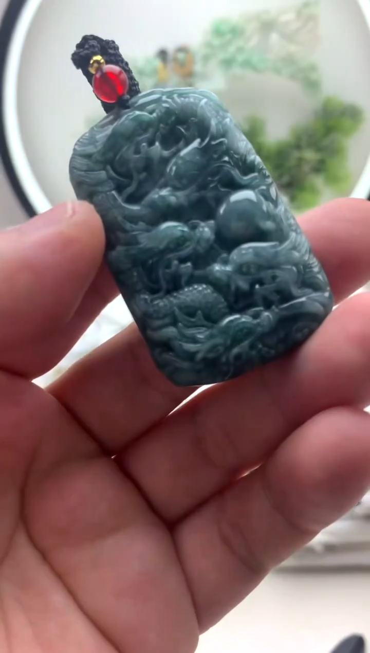 颈饰未镶嵌翡翠九龙牌