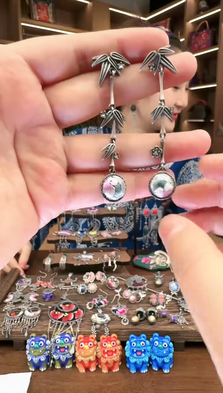 【闪购商品】织绣145黔东南苗族刺绣