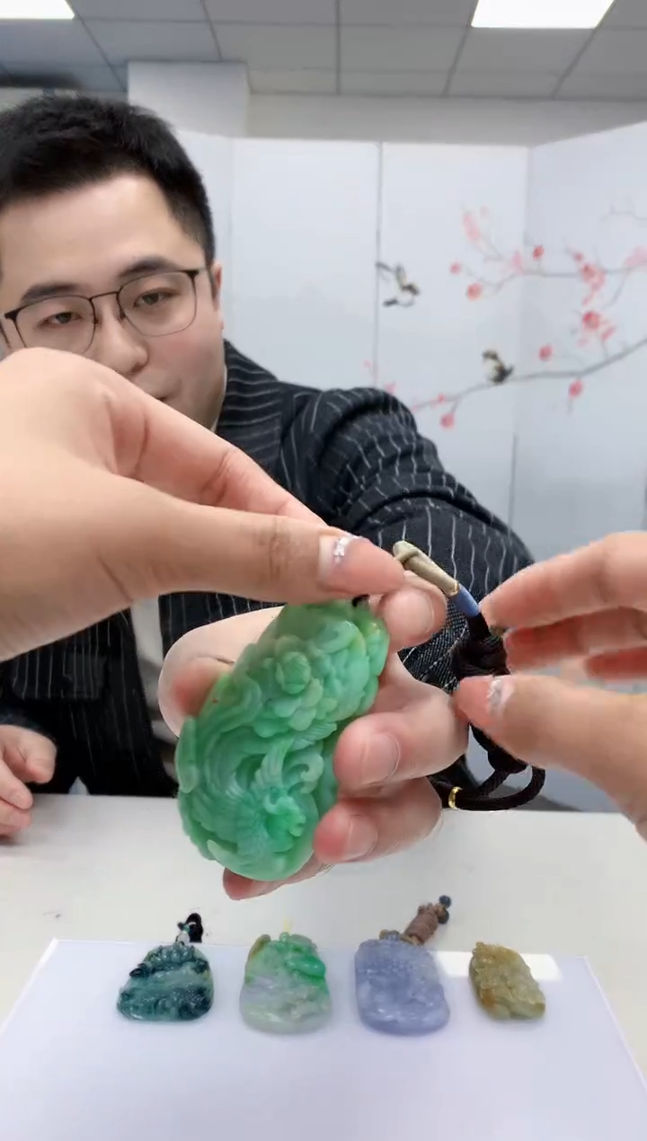 【闪购商品】定制翡翠未镶嵌5153MM-毛货挂件48