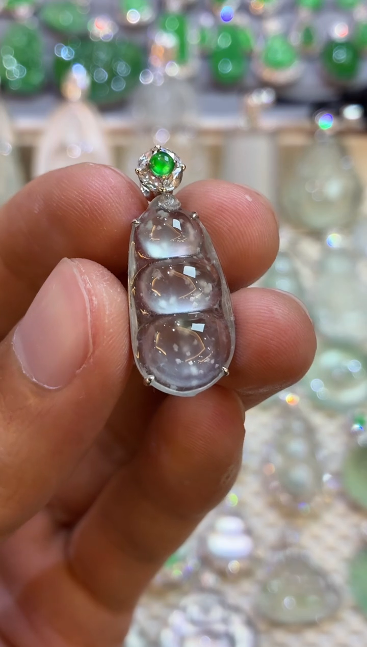 吊坠(不含链)18K金镶嵌翡翠豆子