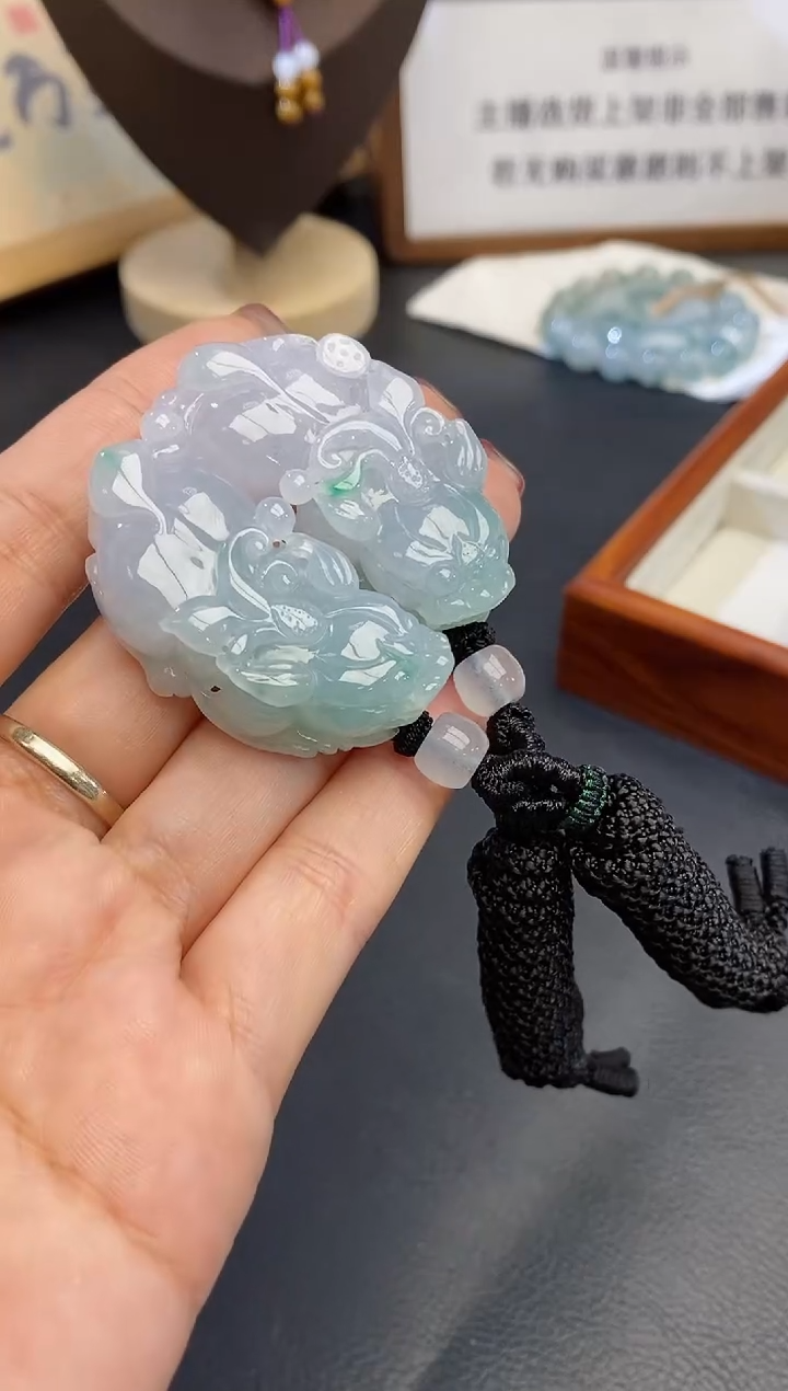 翡翠未镶嵌颈饰缅甸天然翡翠