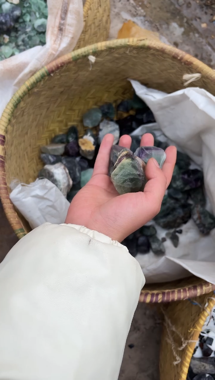 【闪购商品】水晶摆件未镶嵌ying石 500g