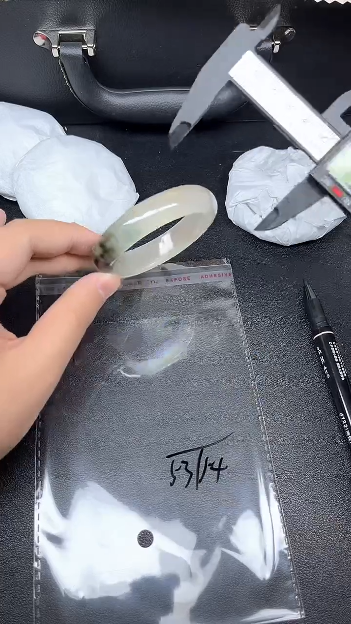 无非金属时尚冰透镯（一物一图）131