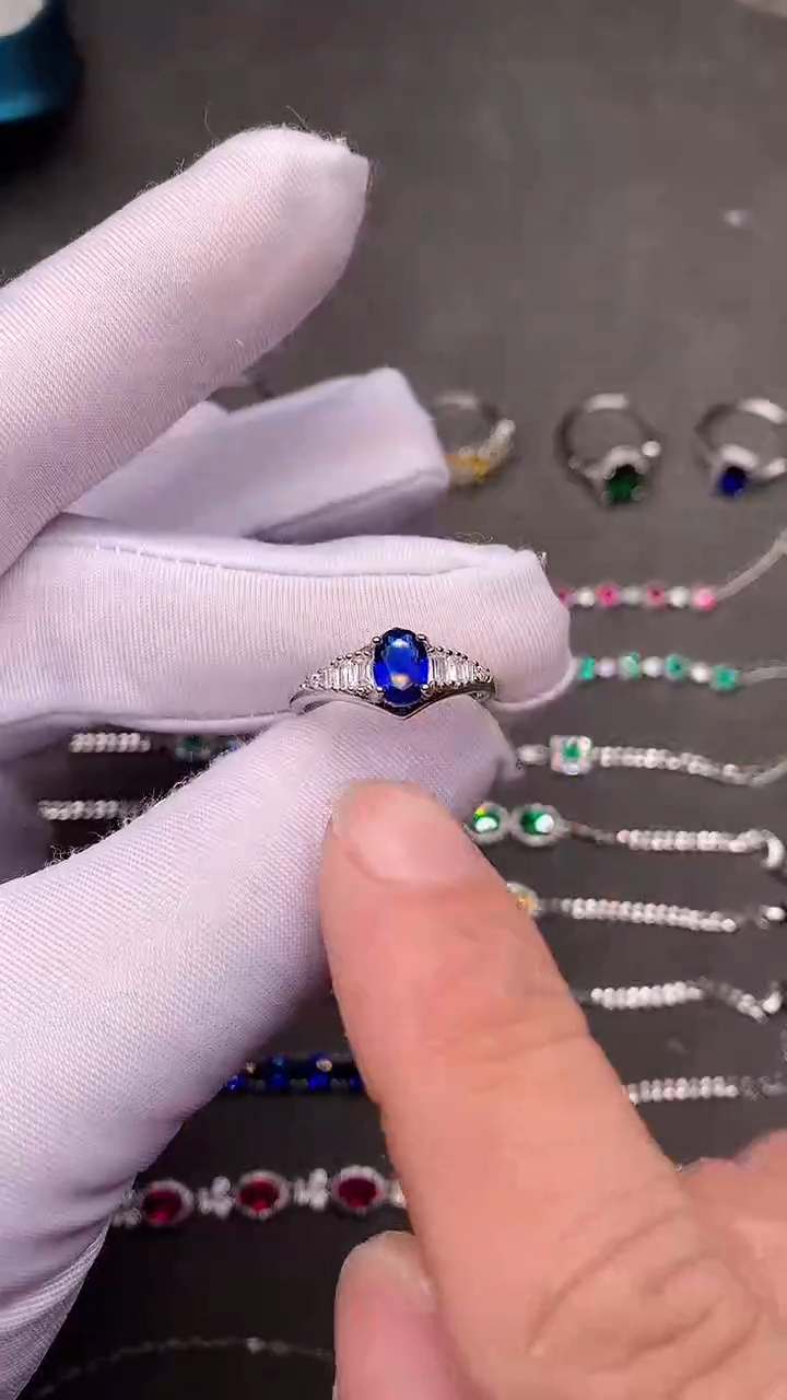 【闪购商品】蓝宝石戒指银S925镶嵌.......
