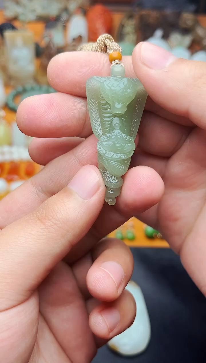 【闪购商品】和田玉颈饰未镶嵌蛇01