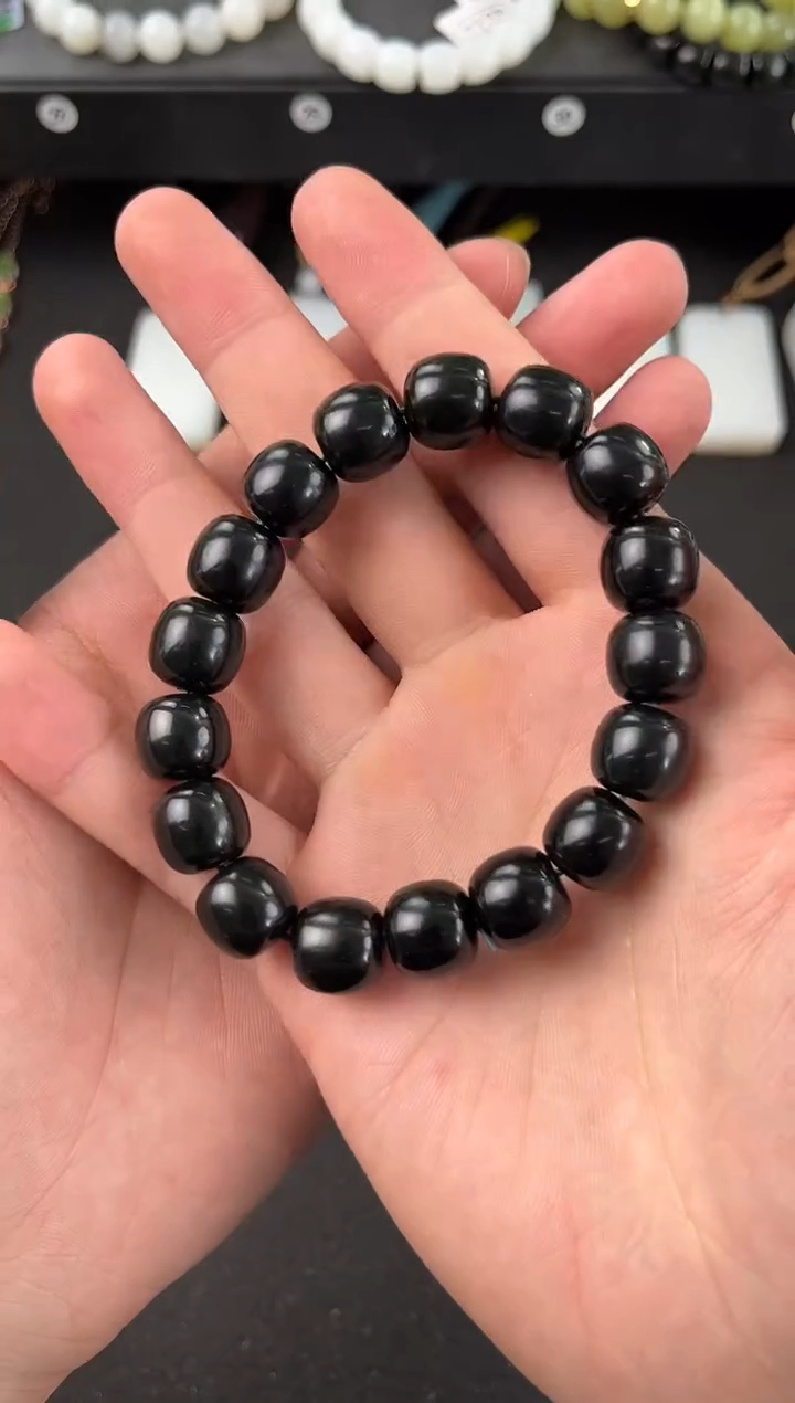 【闪购商品】和田玉手串未镶嵌和田黑青老型珠手串卡12微色差