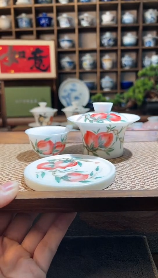 【闪购商品】手绘桃马蹄盖碗+桃盖置+客杯