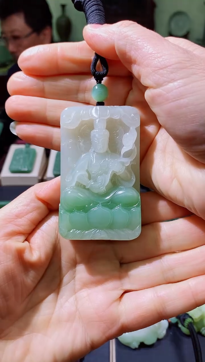 和田玉（翠青玉）未镶嵌吊坠(不含链)和田玉翠青观音挂件