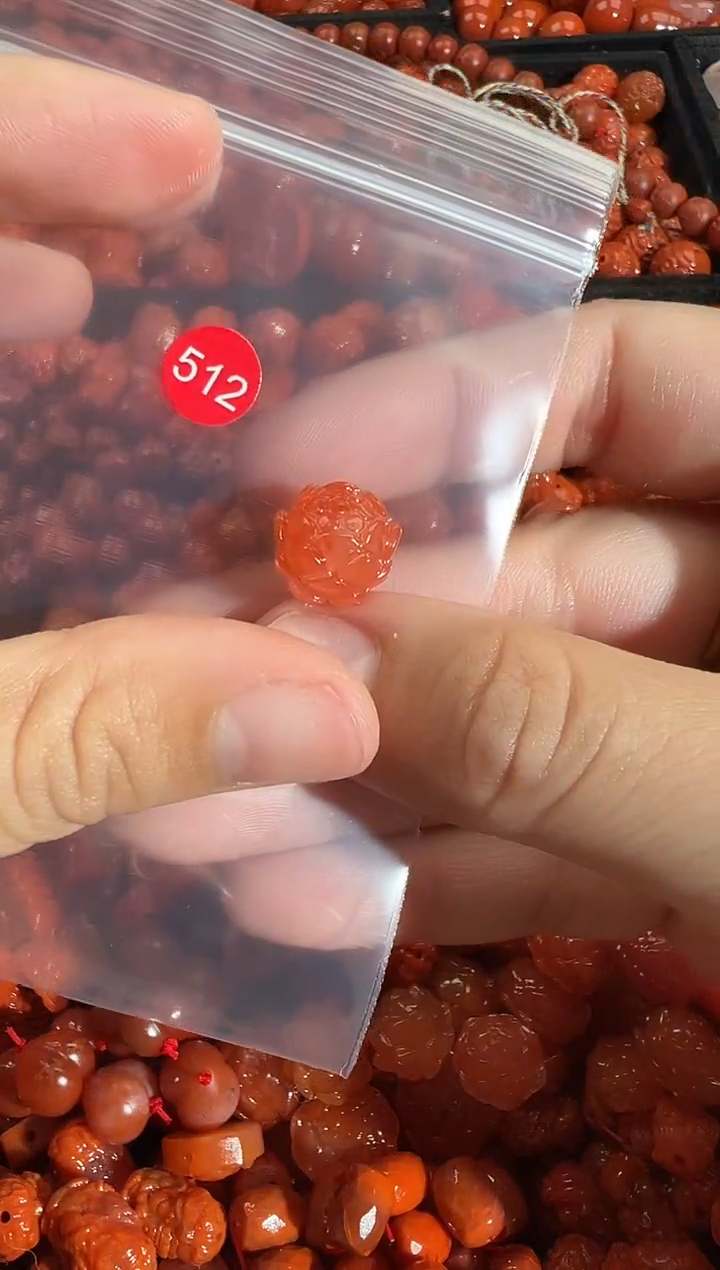 颈饰未镶嵌南红玛瑙1