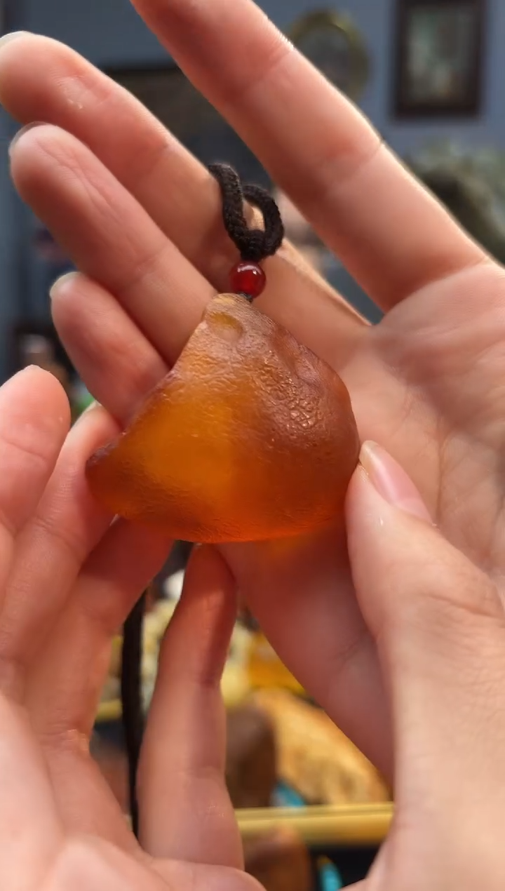琥珀颈饰未镶嵌吊坠