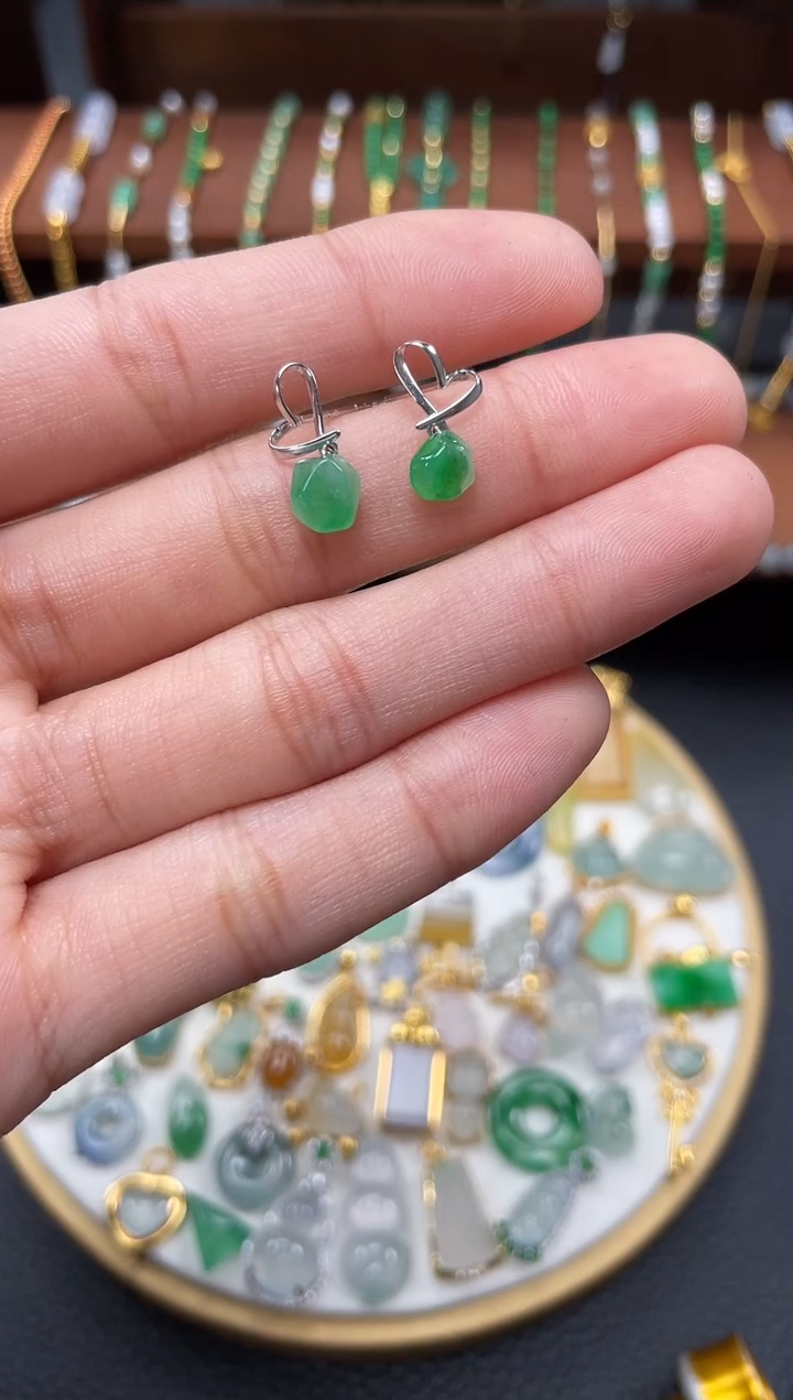 【闪购商品】翡翠耳钉18K金镶嵌2个 JK436