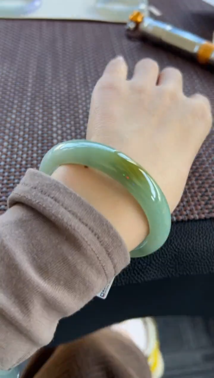 【闪购商品】翡翠手镯未镶嵌59号58.4*12.4*8.4