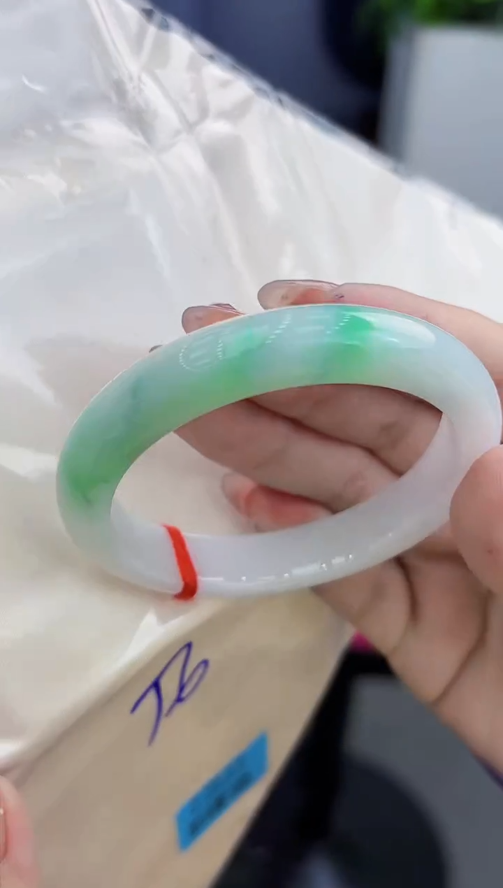 【闪购商品】翡翠手镯未镶嵌翡翠手镯