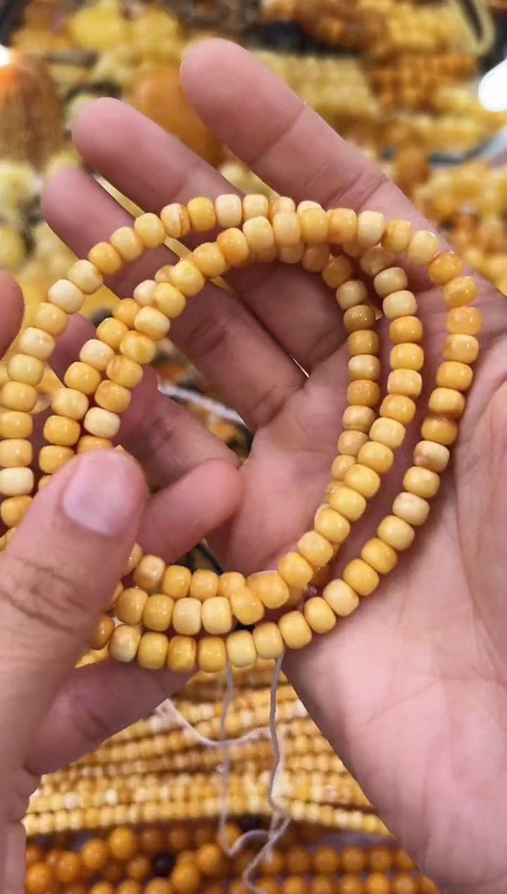 【闪购商品】蜜蜡手链未镶嵌蜜蜡项链多样性发其中一件