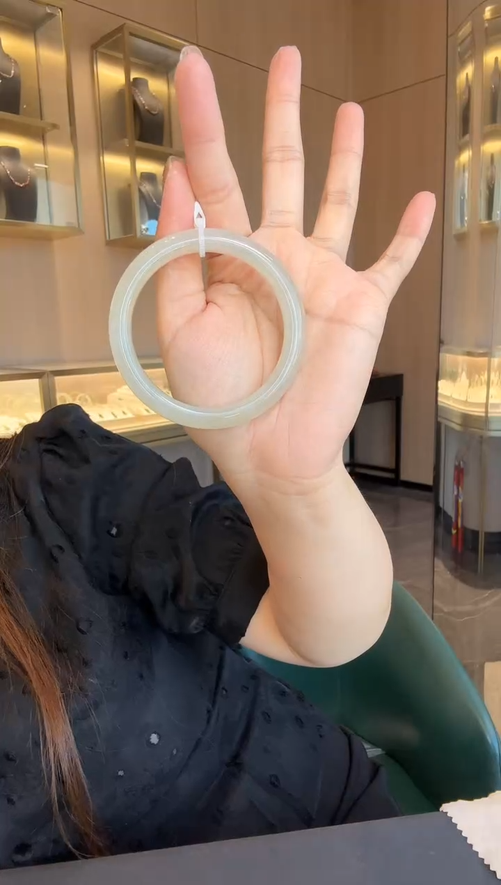 和田玉手镯未镶嵌S****5素青镯57