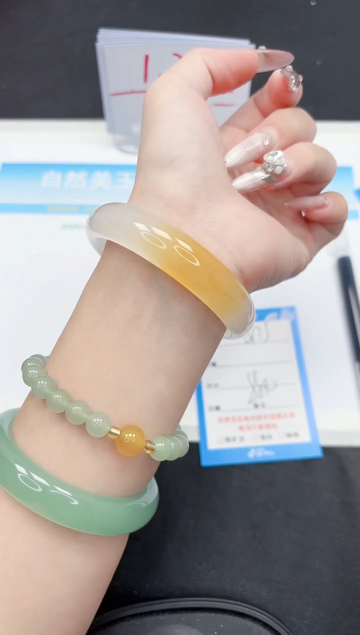 【闪购商品】石英质玉手镯未镶嵌174-58