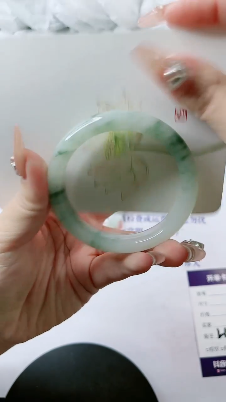【闪购商品】石英质玉手镯未镶嵌多样性发货L175