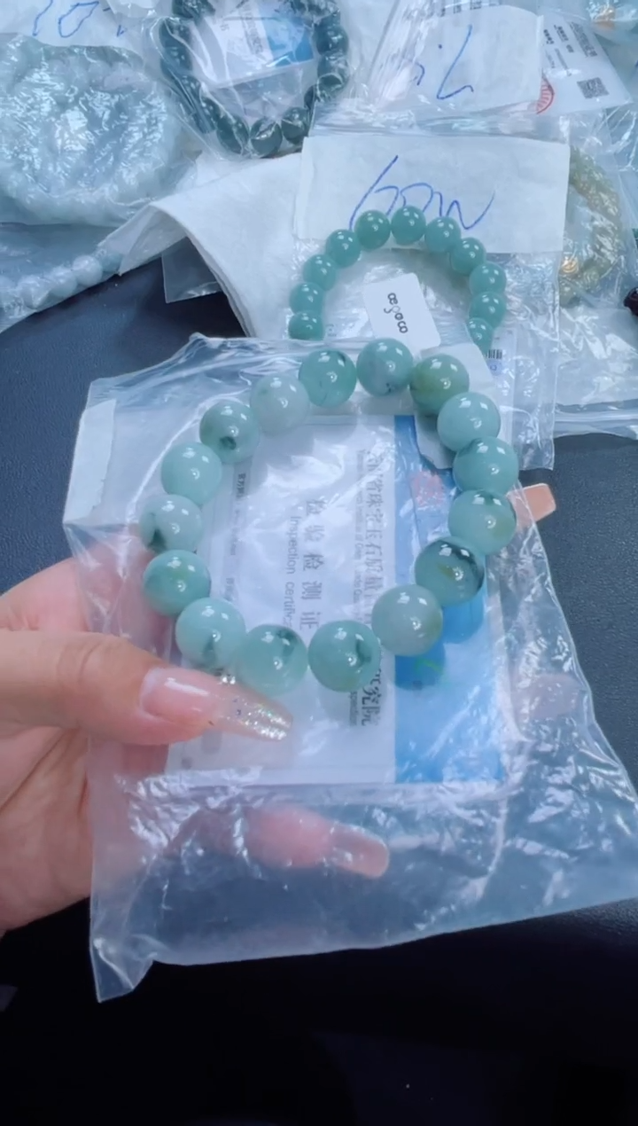 定制翡翠未镶嵌珠串