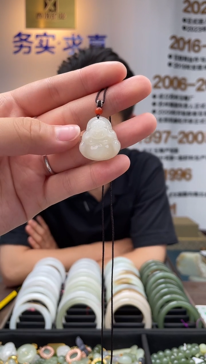 和田玉未镶嵌颈饰白玉佛公吊坠多样性发一件