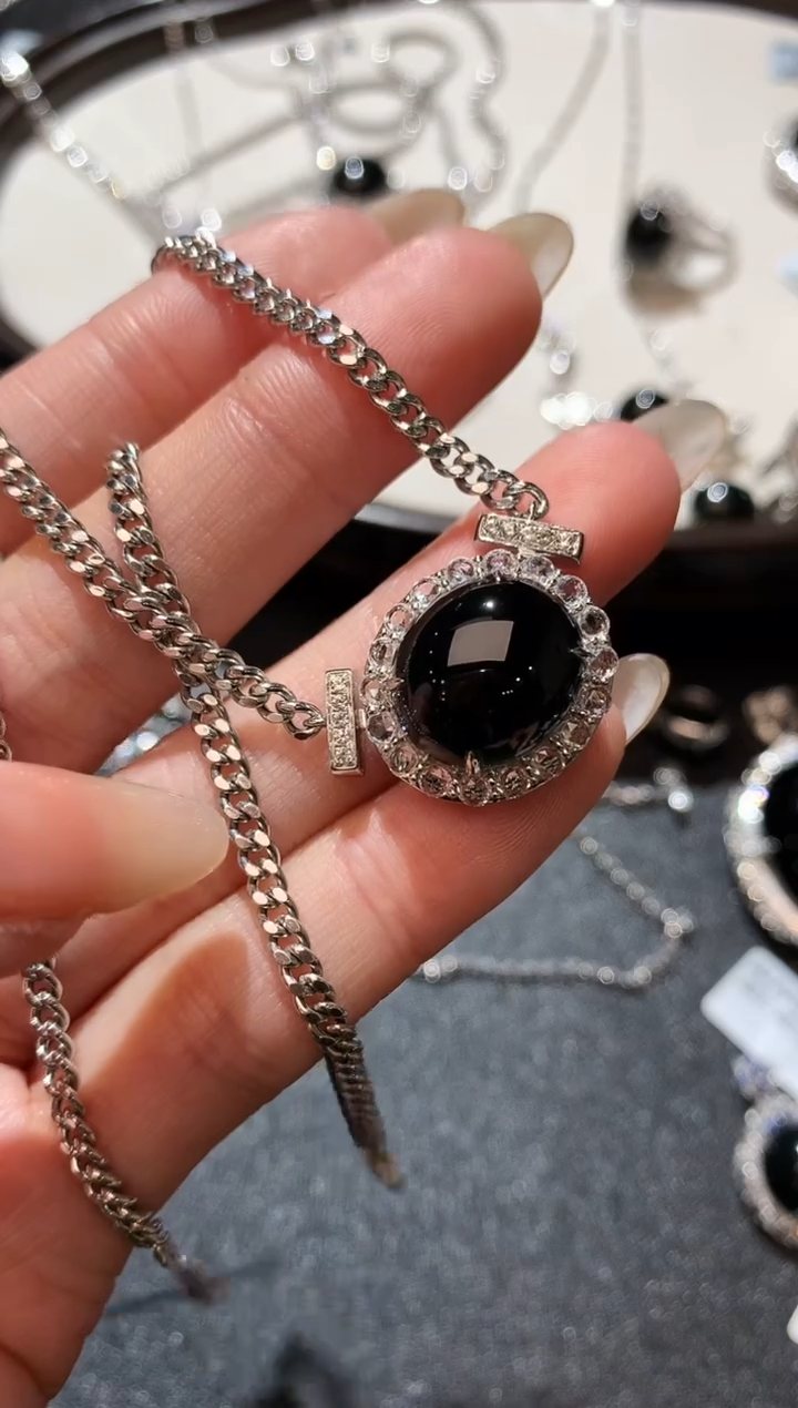 【闪购商品】翡翠颈饰18K金镶嵌110-套链