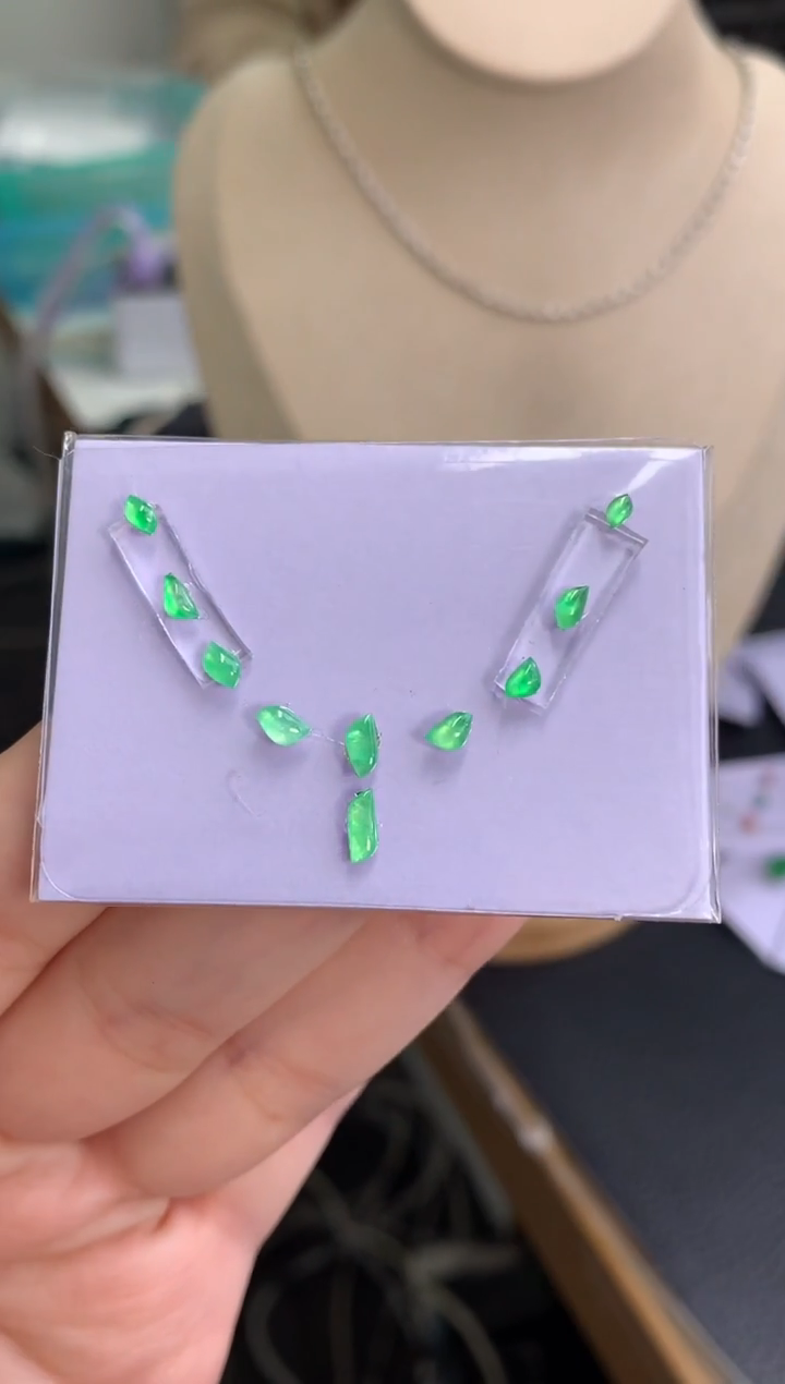 未镶嵌定制翡翠佛公